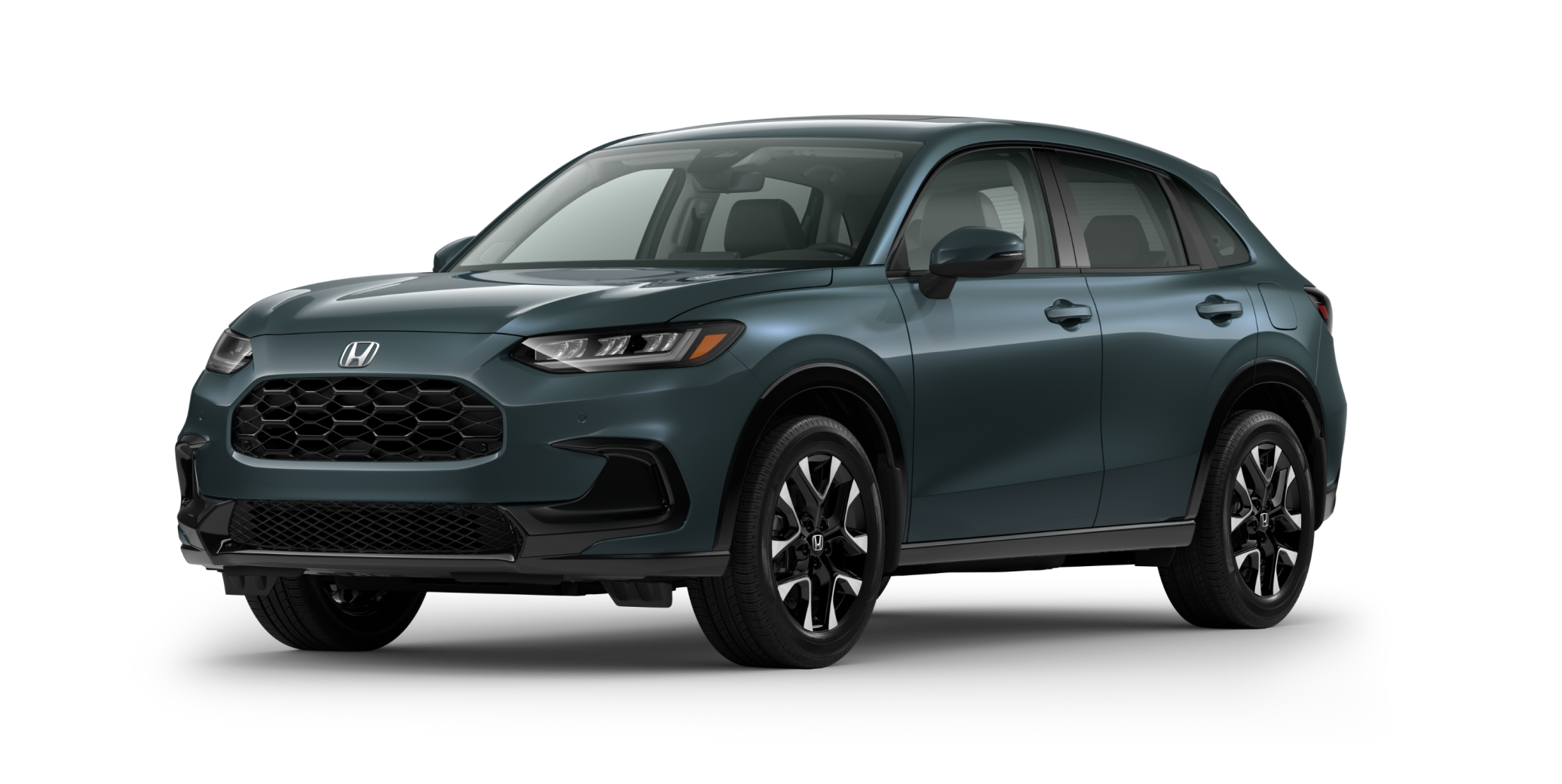 3/4 view of Nordic Forest Pearl colour HR-V on white space.